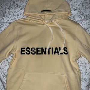 ESSENTIALS fear of god